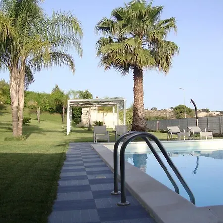 In Con Piscina * Noto