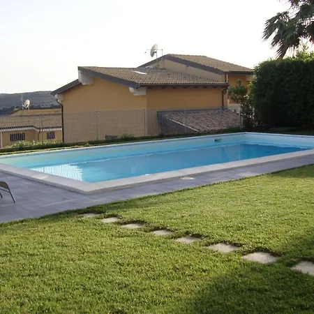 Apartment In Con Piscina *