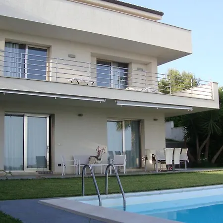 Apartament In Con Piscina