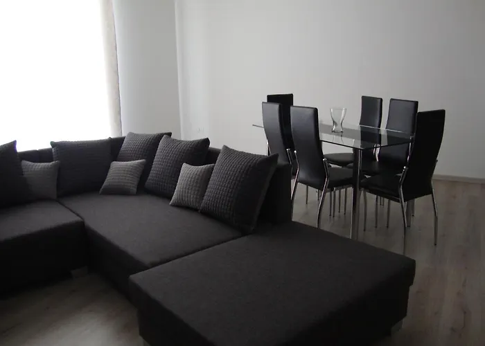 In Con Piscina Apartament *